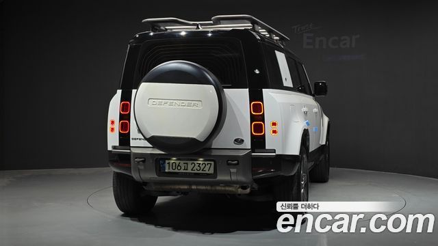 Land Rover Defender 2022 — photo 4