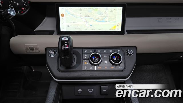 Land Rover Defender 2022 — photo 20