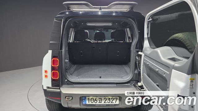 Land Rover Defender 2022 — photo 24