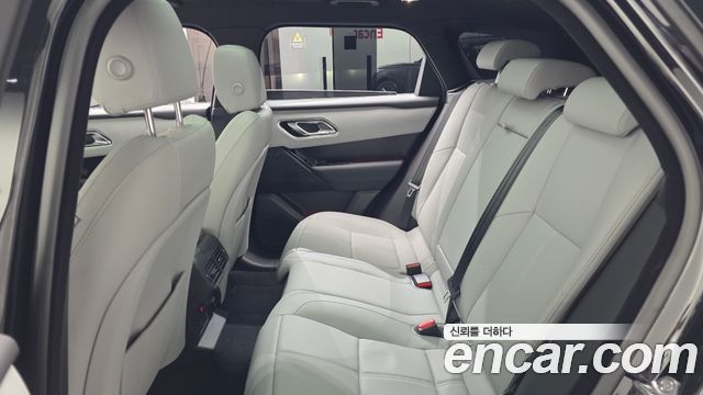 Land Rover Range Rover Velar 2026 — photo 4