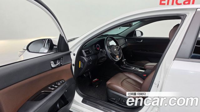 Kia K5 2016 — photo 13