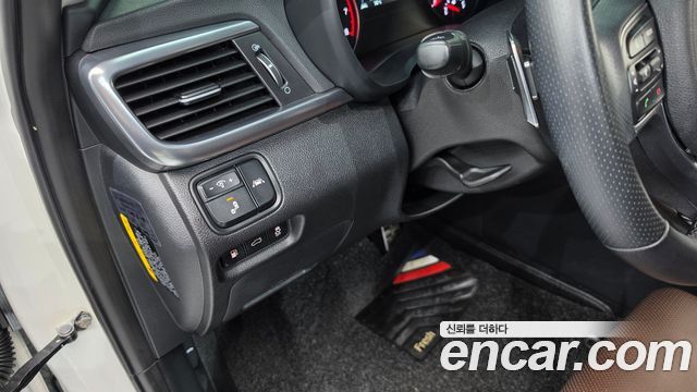 Kia K5 2016 — photo 24