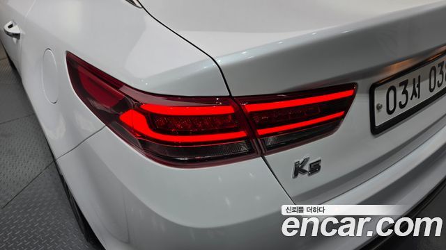 Kia K5 2016 — photo 9