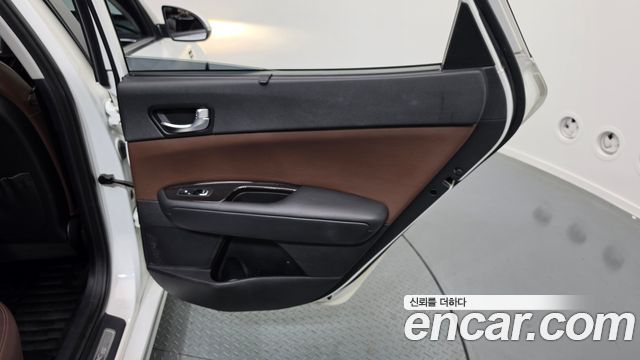 Kia K5 2016 — photo 15