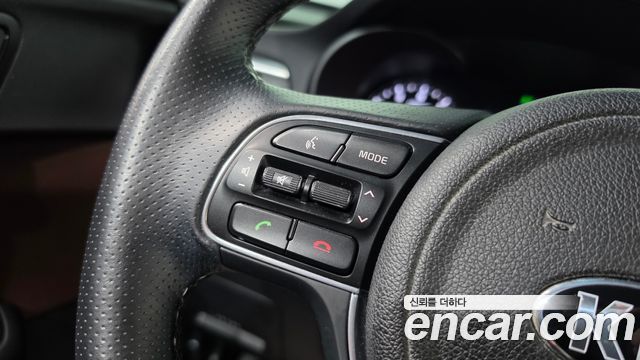 Kia K5 2016 — photo 30