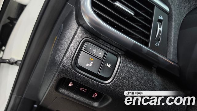 Kia K5 2016 — photo 31