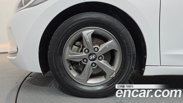 Hyundai AVANTE 2016 — photo 5
