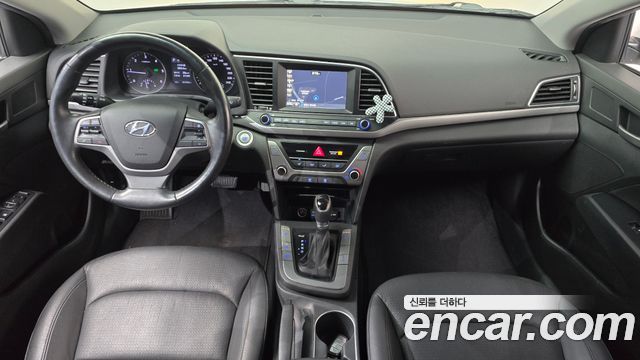 Hyundai AVANTE 2016 — photo 10