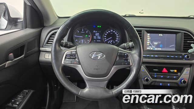 Hyundai AVANTE 2016 — photo 18