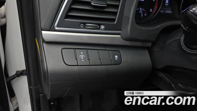 Hyundai AVANTE 2016 — photo 22