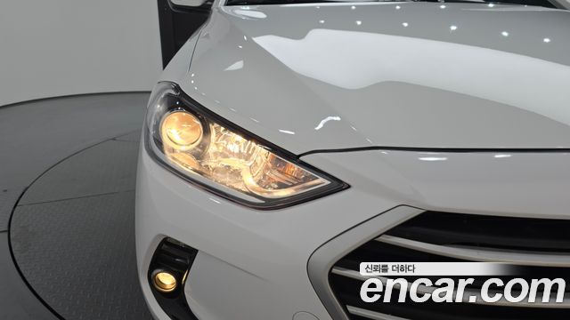 Hyundai AVANTE 2016 — photo 8