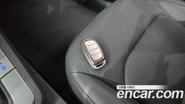 Hyundai AVANTE 2016 — photo 29