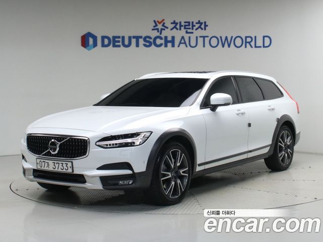 Volvo V90 2019 — photo 1