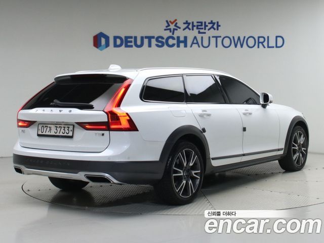 Volvo V90 2019 — photo 2