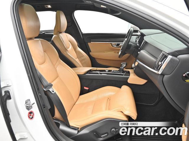 Volvo V90 2019 — photo 10