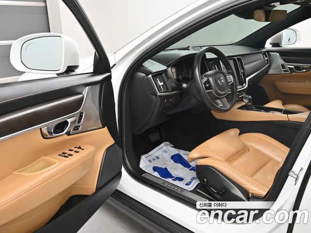 Volvo V90 2019 — photo 11
