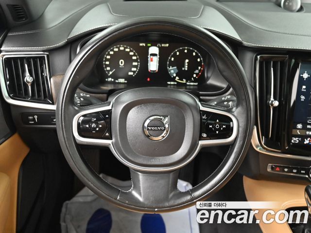 Volvo V90 2019 — photo 13