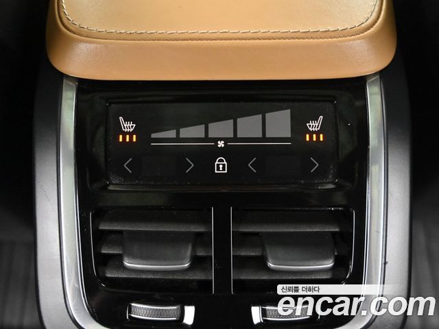 Volvo V90 2019 — photo 16