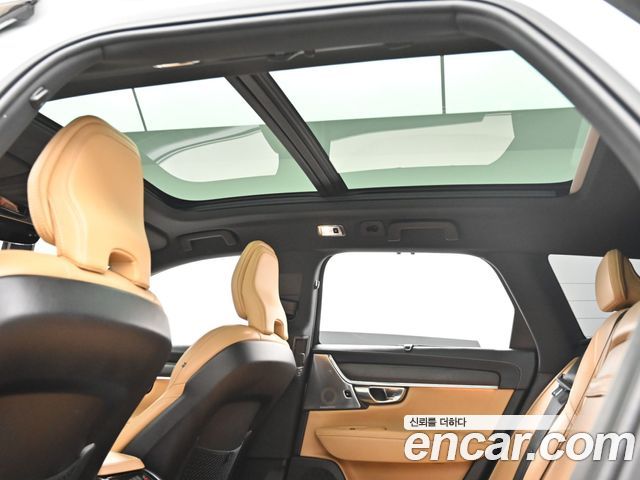 Volvo V90 2019 — photo 18