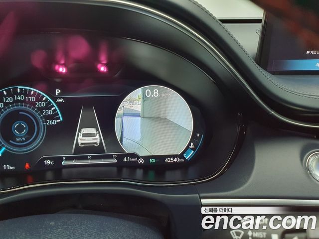 Genesis GV70 2021 — photo 12