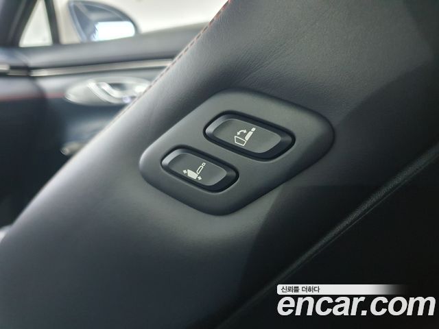 Genesis GV70 2021 — photo 15