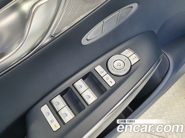 Genesis GV70 2021 — photo 17