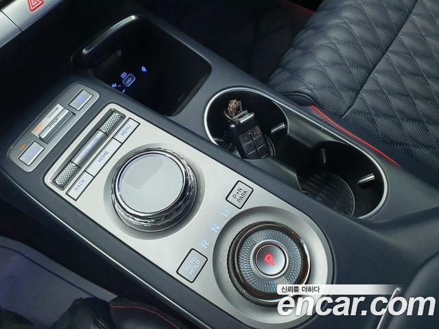 Genesis GV70 2021 — photo 18