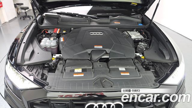 Audi Q8 2023 — photo 6