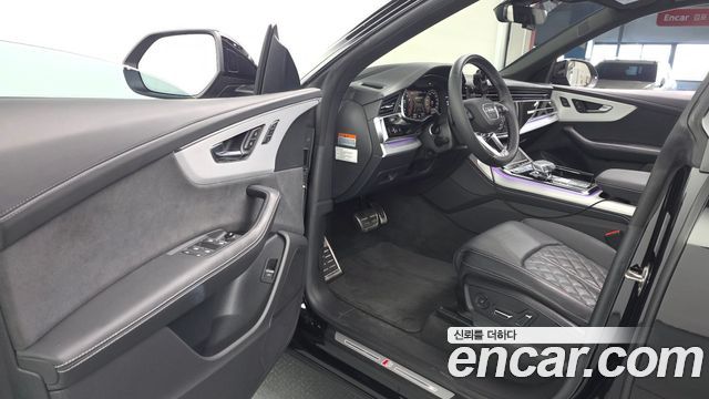 Audi Q8 2023 — photo 10