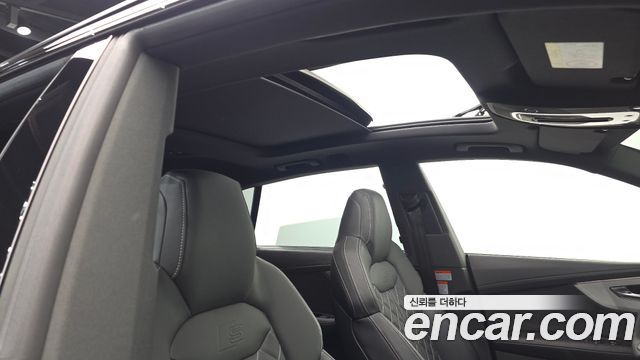 Audi Q8 2023 — photo 18