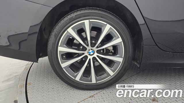 BMW 3-Series 2023 — photo 5