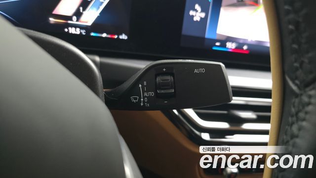 BMW 3-Series 2023 — photo 25