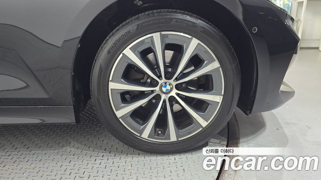 BMW 3-Series 2023 — photo 7