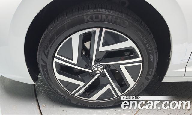 Volkswagen Jetta 2023 — photo 5