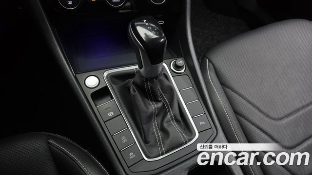 Volkswagen Jetta 2023 — photo 12