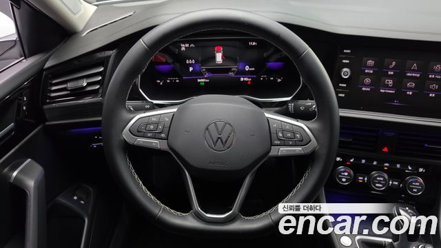 Volkswagen Jetta 2023 — photo 18