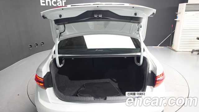 Volkswagen Jetta 2023 — photo 26