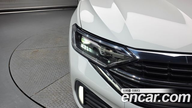 Volkswagen Jetta 2023 — photo 8