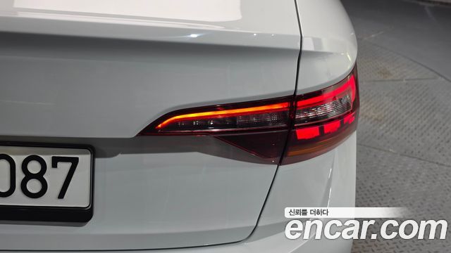 Volkswagen Jetta 2023 — photo 9