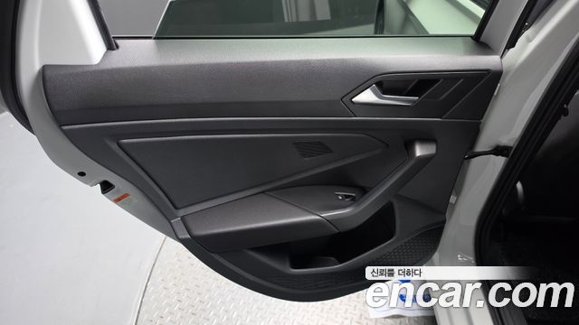 Volkswagen Jetta 2023 — photo 15