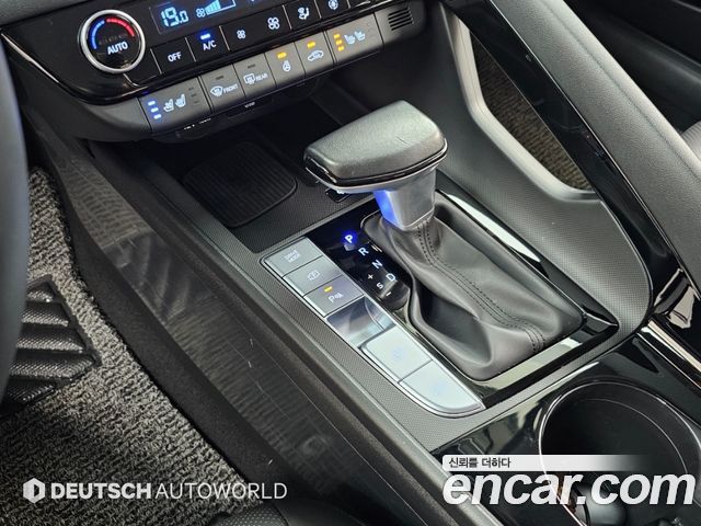 Hyundai AVANTE 2025 — photo 9