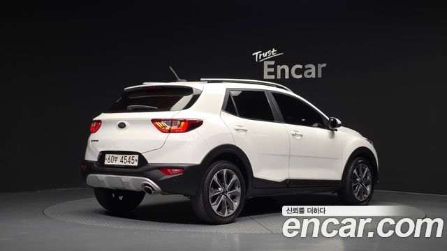 Kia Stonic 2018 — photo 2
