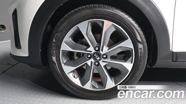 Kia Stonic 2018 — photo 5