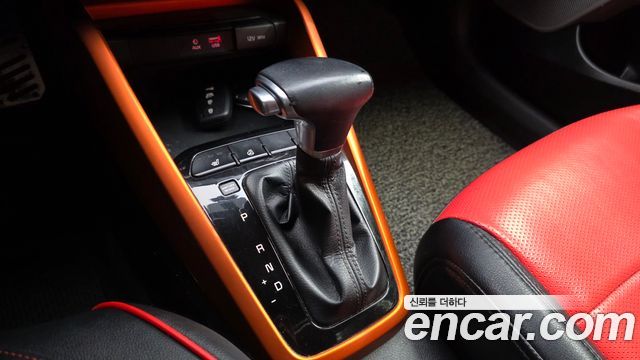 Kia Stonic 2018 — photo 9