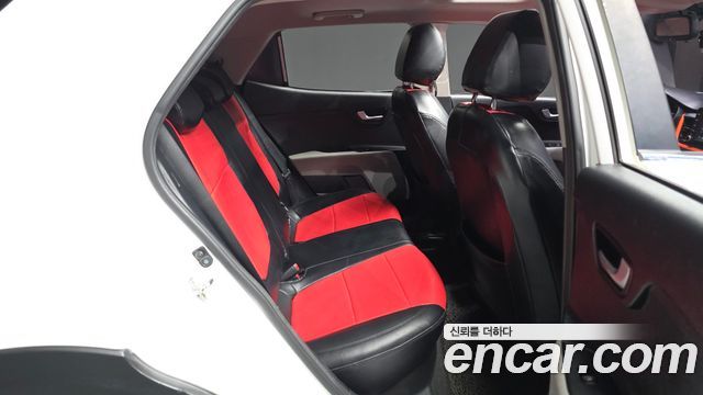 Kia Stonic 2018 — photo 12