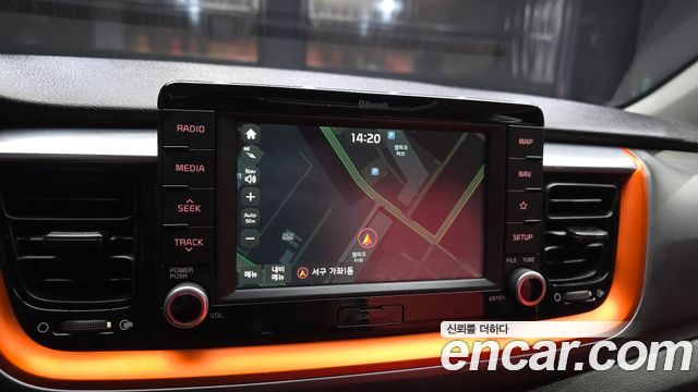Kia Stonic 2018 — photo 14
