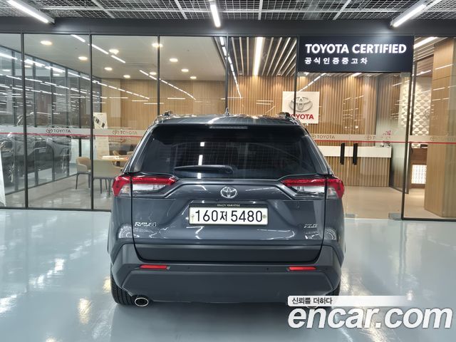 Toyota RAV4 2021 — photo 4