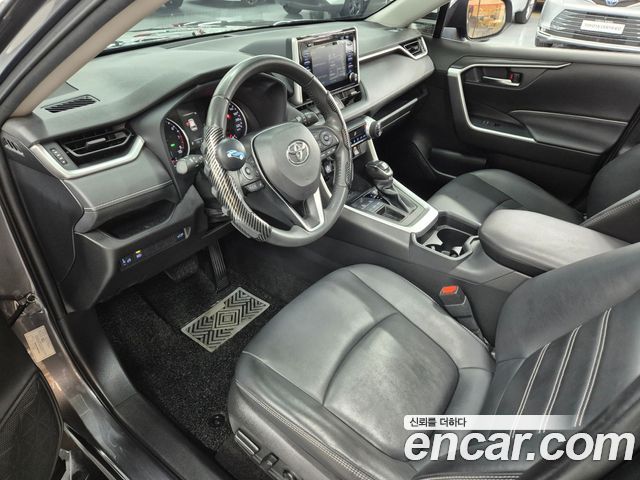 Toyota RAV4 2021 — photo 14