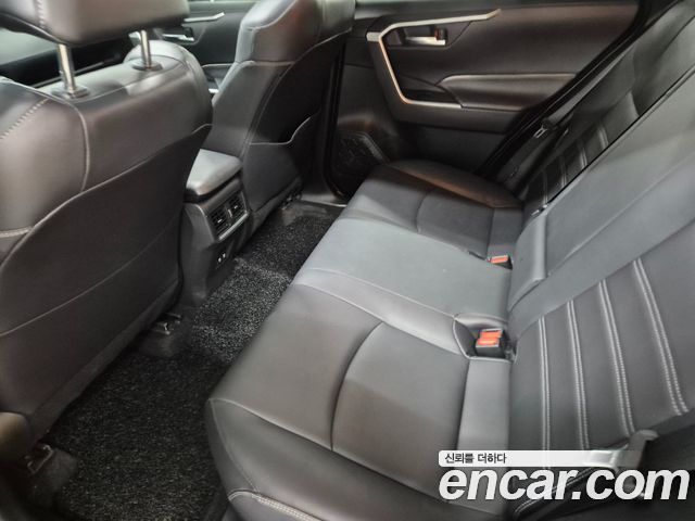 Toyota RAV4 2021 — photo 15