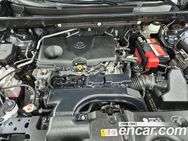 Toyota RAV4 2021 — photo 18